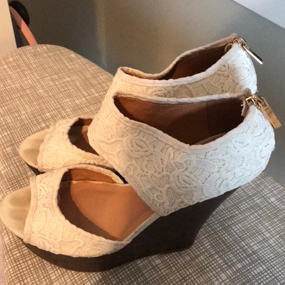 Shoes/wedges